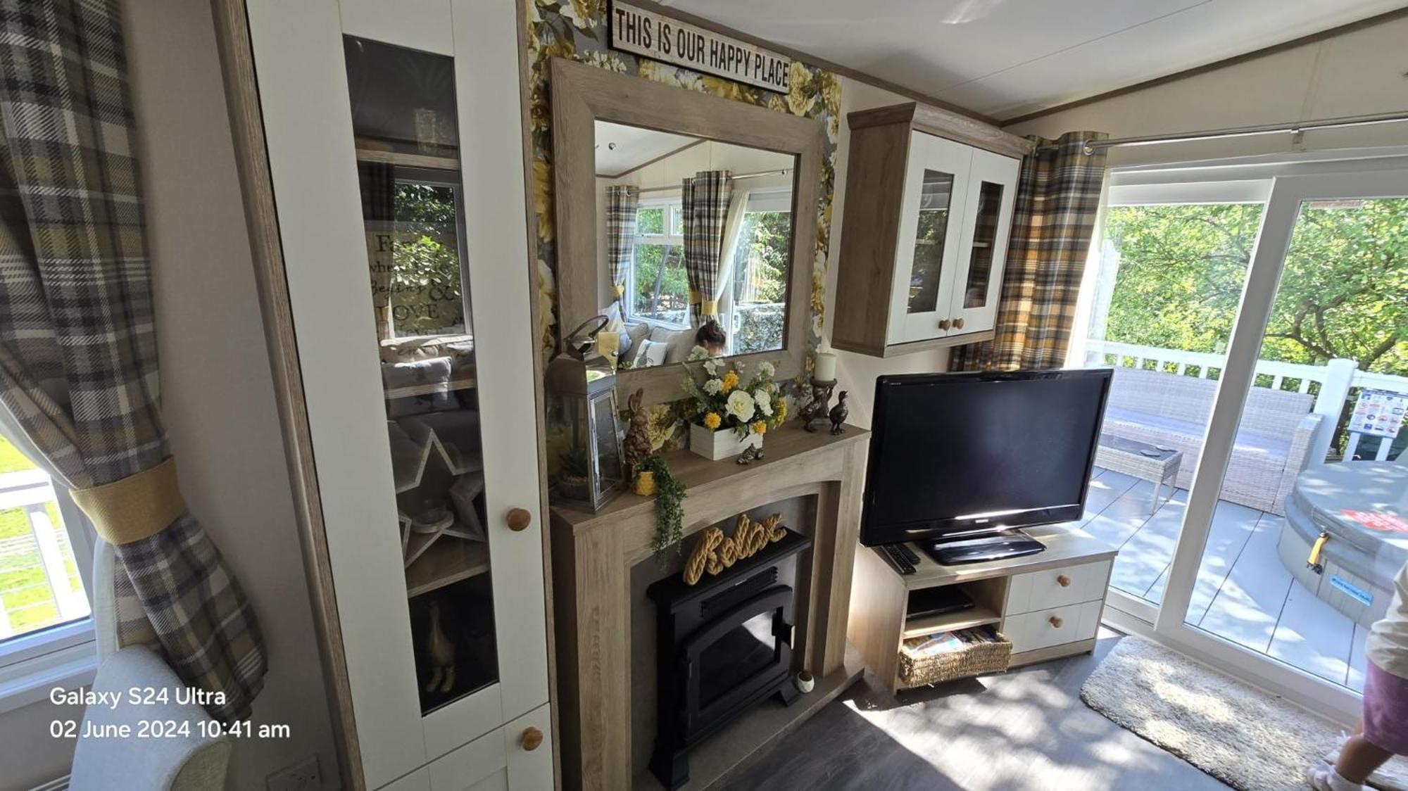 Luxury Lakeside Caravan With Hottub And Private Fishing Peg, Tattershall Lakes Exterior photo